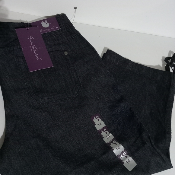 Women's Capri pants size 14 brand new - Picture 2 of 8